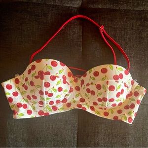 Marilyn Monroe Brand, Retro Cherry Bikini Top. Size Small.